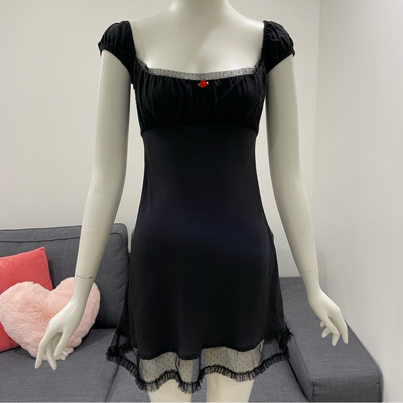 KIMCHI BLUE Urban Outfitters Ana Cap Sleeve Black Mini Dress Size Small - Picture 2 of 16